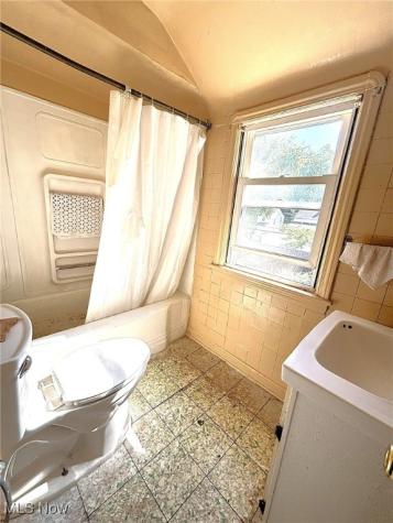 17604 Walden Avenue Cleveland OH 44128