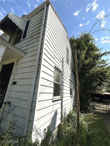 17604 Walden Avenue Cleveland OH 44128