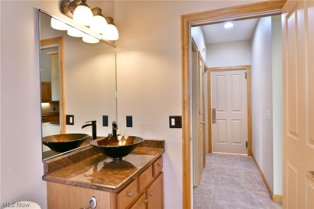 9216 Warren Painesville Road North Bloomfield OH 44450