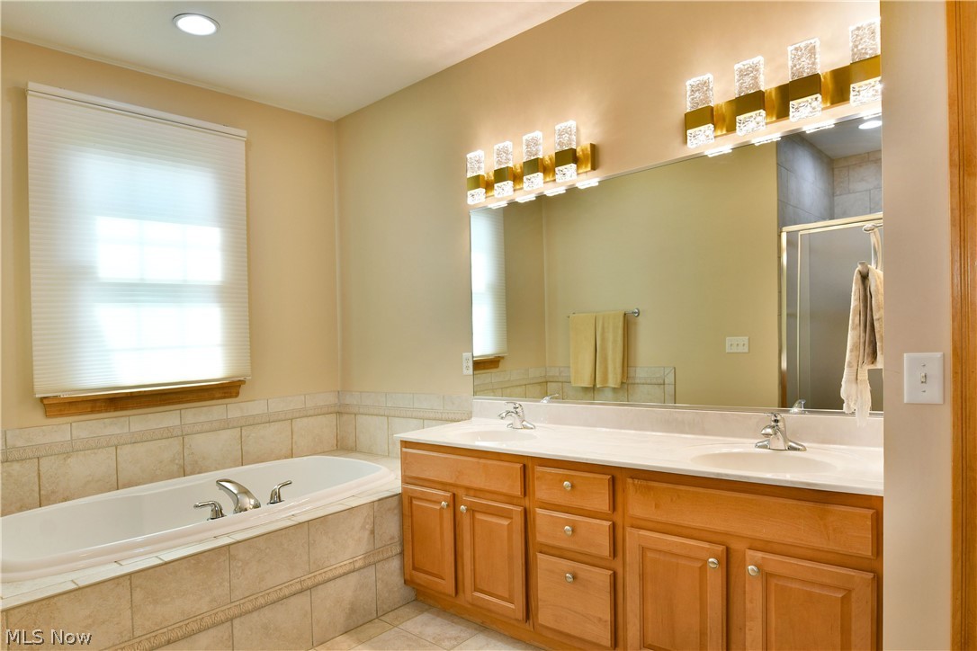 9216 Warren Painesville Road North Bloomfield OH 44450
