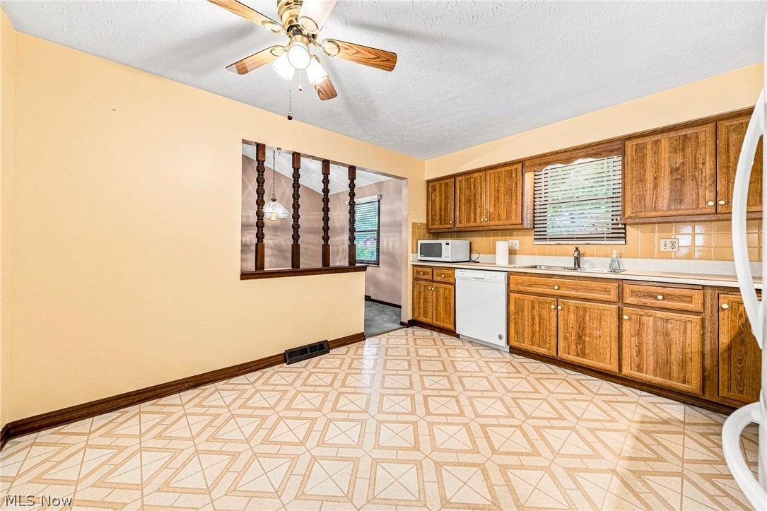 8631 Oxford Drive Strongsville OH 44149