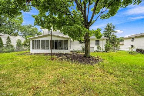 8631 Oxford Drive Strongsville OH 44149