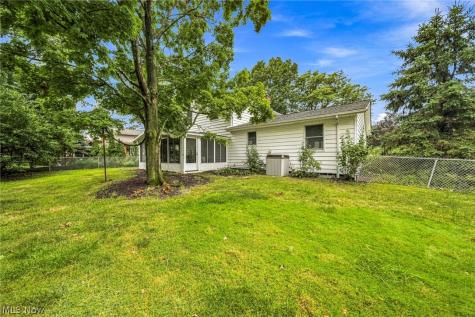 8631 Oxford Drive Strongsville OH 44149