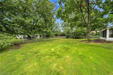 8631 Oxford Drive Strongsville OH 44149