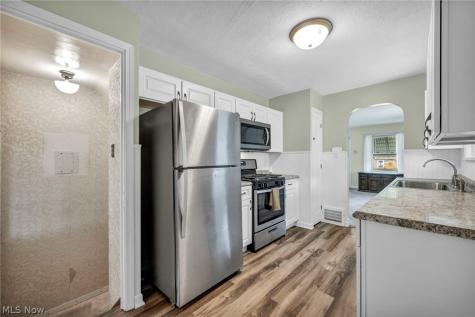 4544 W 148th Street Cleveland OH 44135