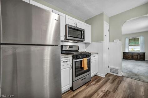 4544 W 148th Street Cleveland OH 44135