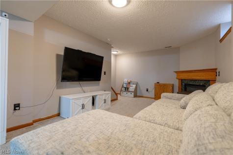 1095 Bennington Court Akron OH 44312