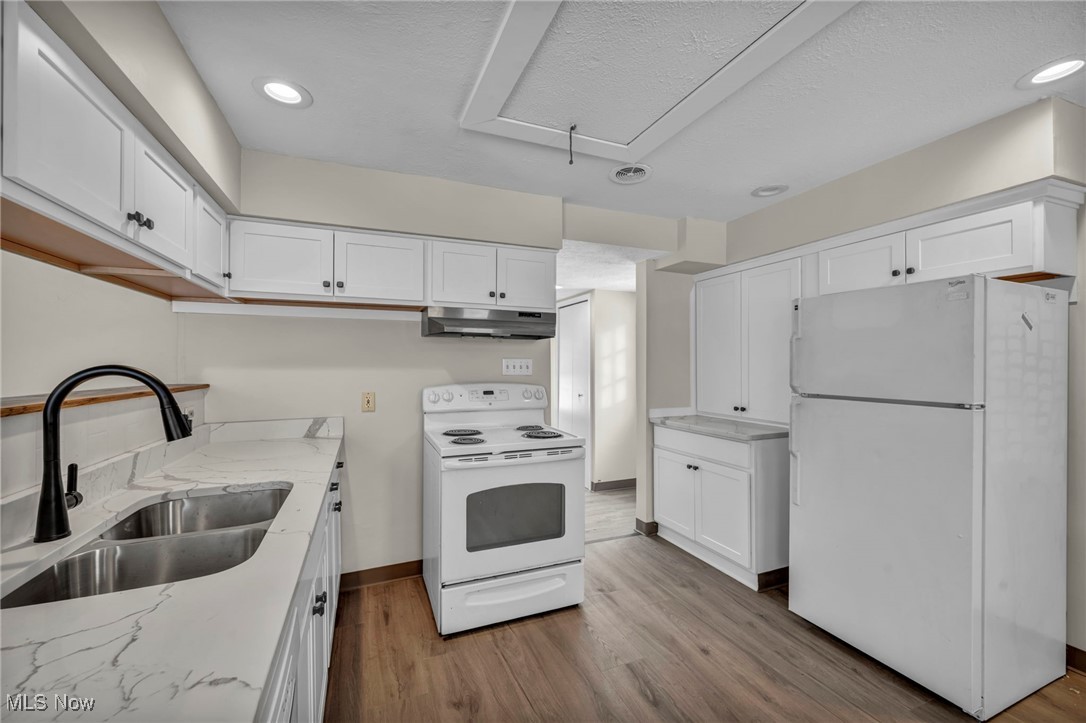 8564 Cedar Road Chesterland OH 44026