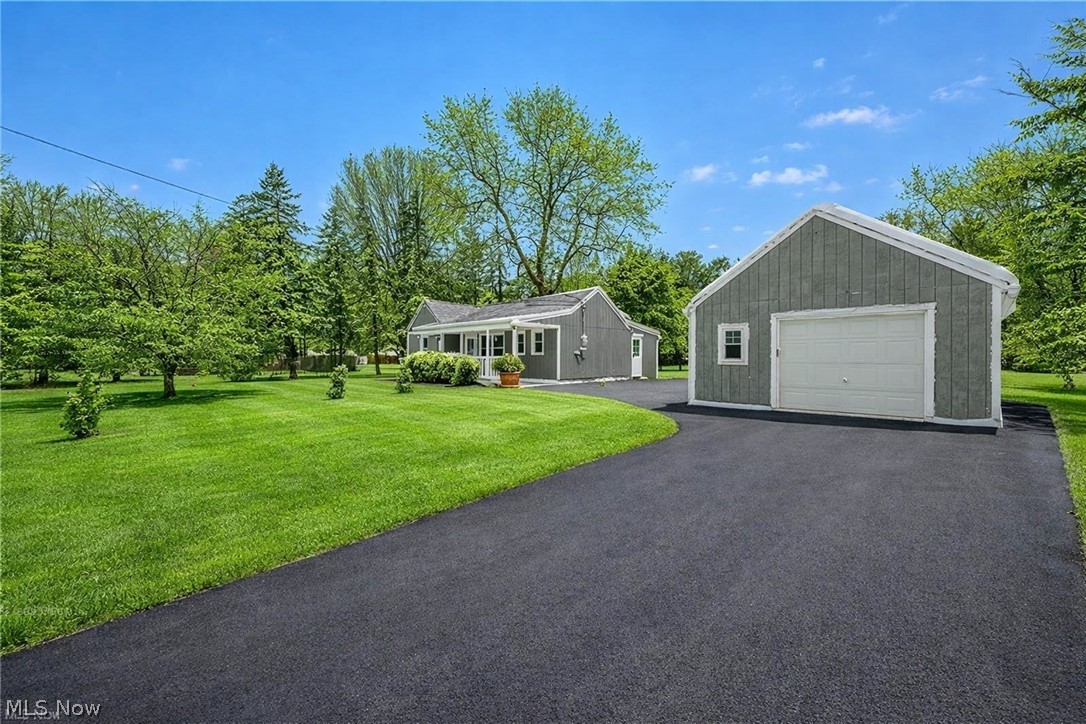 8564 Cedar Road Chesterland OH 44026