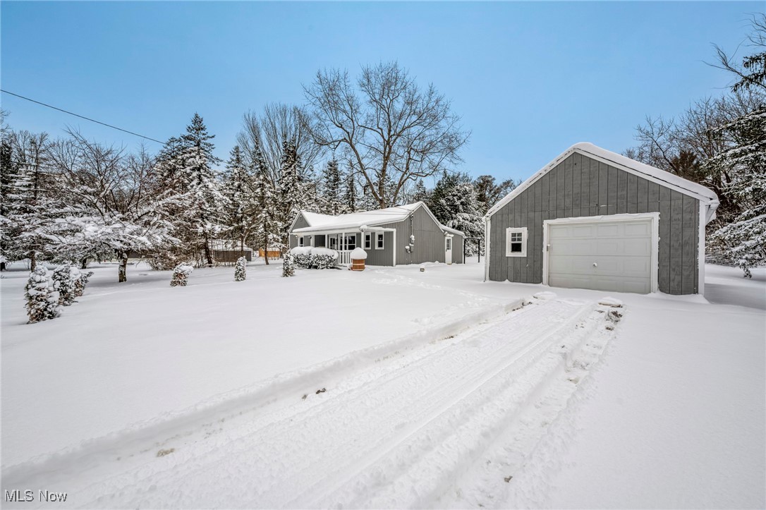 8564 Cedar Road Chesterland OH 44026