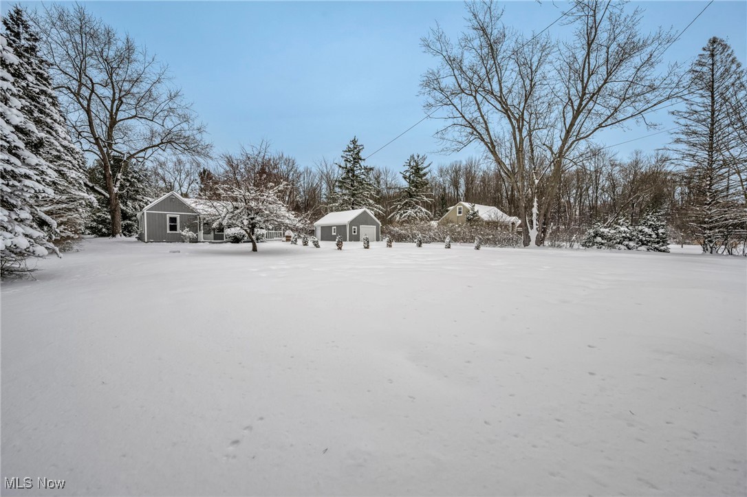 8564 Cedar Road Chesterland OH 44026