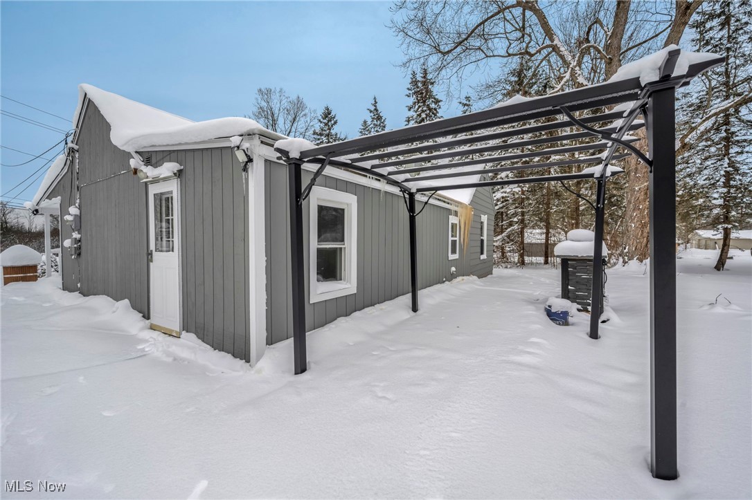 8564 Cedar Road Chesterland OH 44026