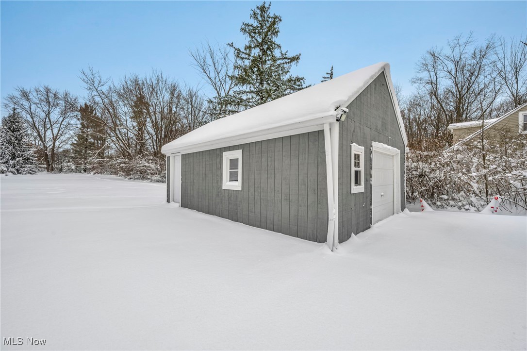 8564 Cedar Road Chesterland OH 44026
