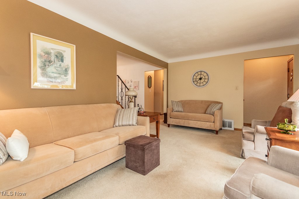 1706 Hawthorne Drive Mayfield Heights OH 44124