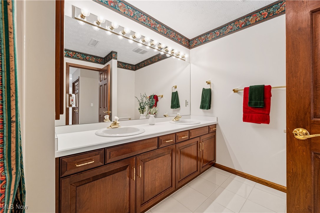 31072 Riviera Lane Westlake OH 44145