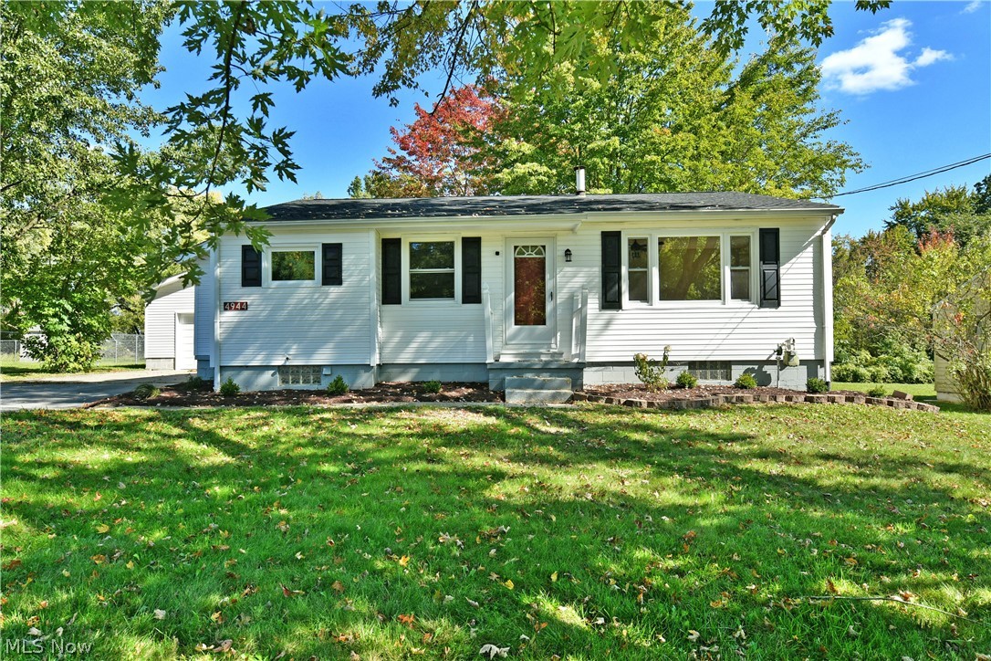 4944 Myrtle Avenue NW Warren OH 44483