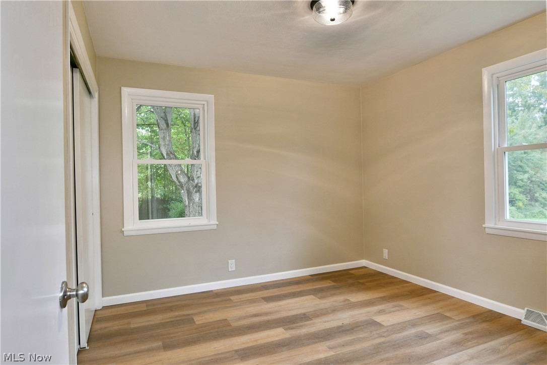 4944 Myrtle Avenue NW Warren OH 44483