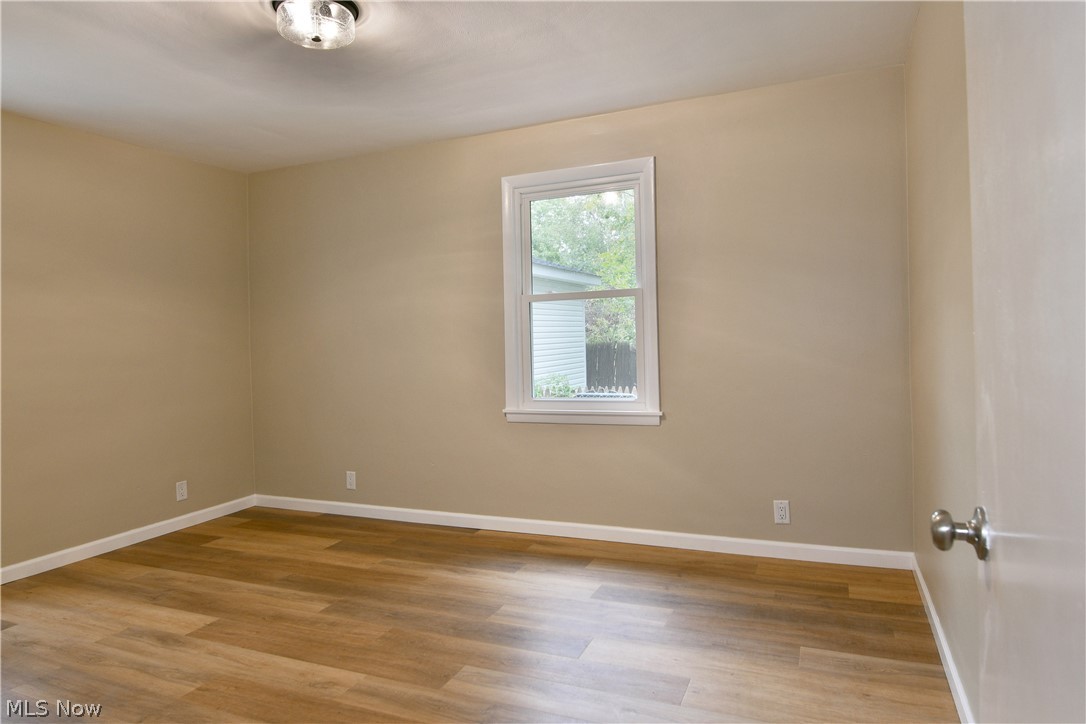 4944 Myrtle Avenue NW Warren OH 44483
