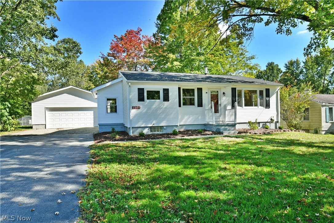 4944 Myrtle Avenue NW Warren OH 44483