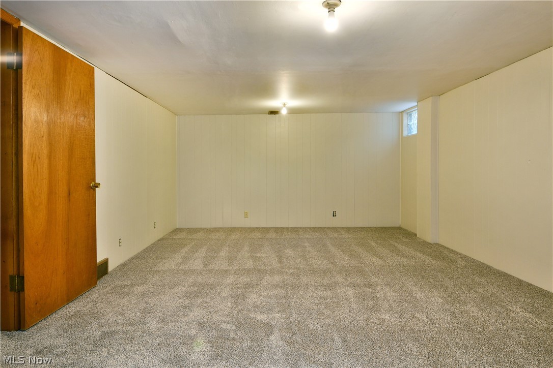 4944 Myrtle Avenue NW Warren OH 44483