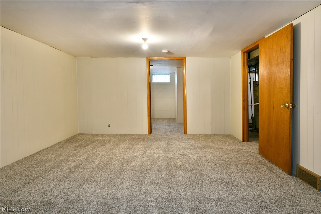 4944 Myrtle Avenue NW Warren OH 44483