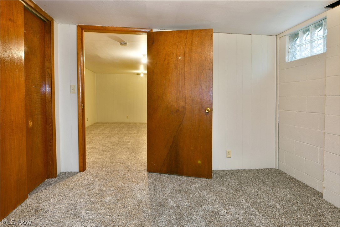4944 Myrtle Avenue NW Warren OH 44483