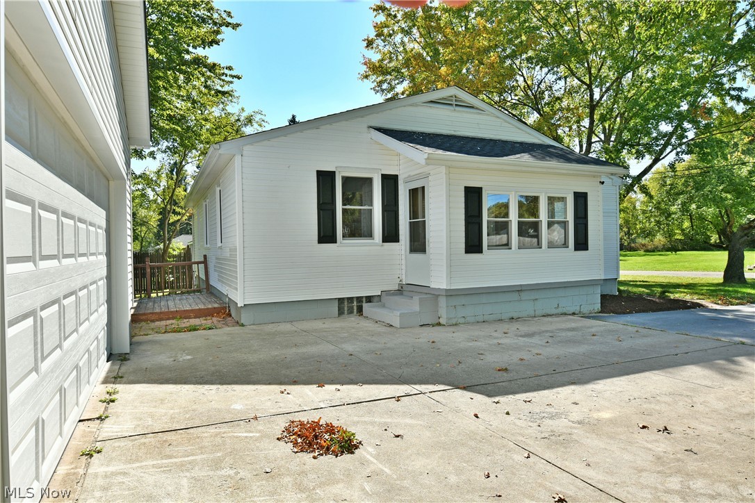 4944 Myrtle Avenue NW Warren OH 44483