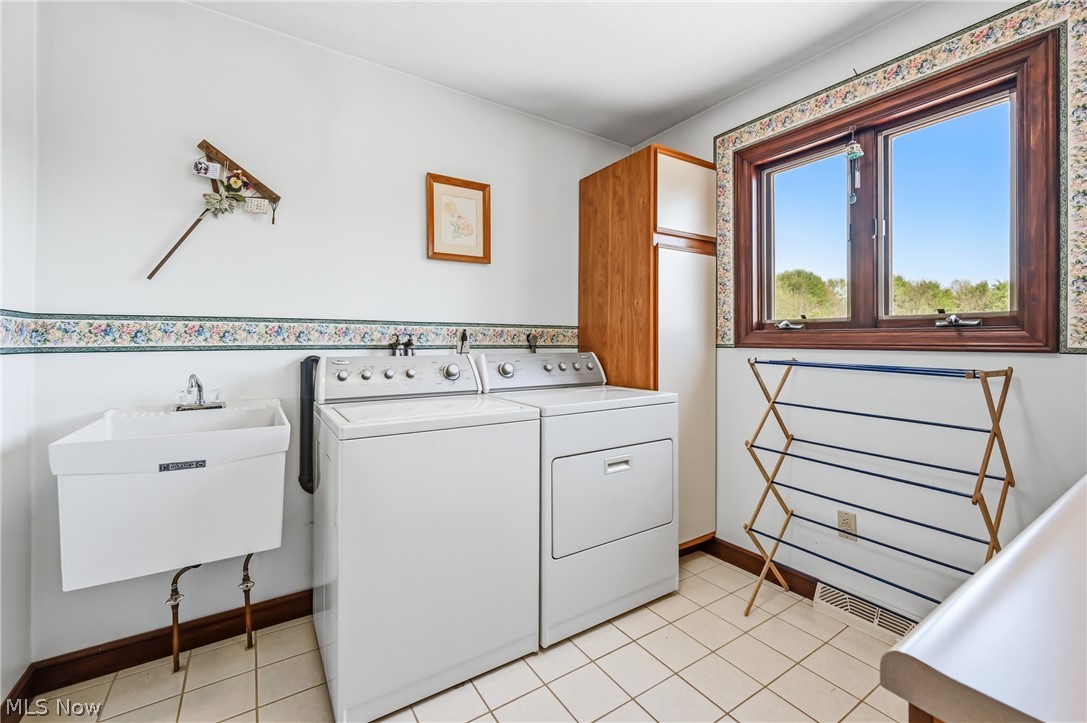 8161 Huxley Road Berlin Center OH 44401