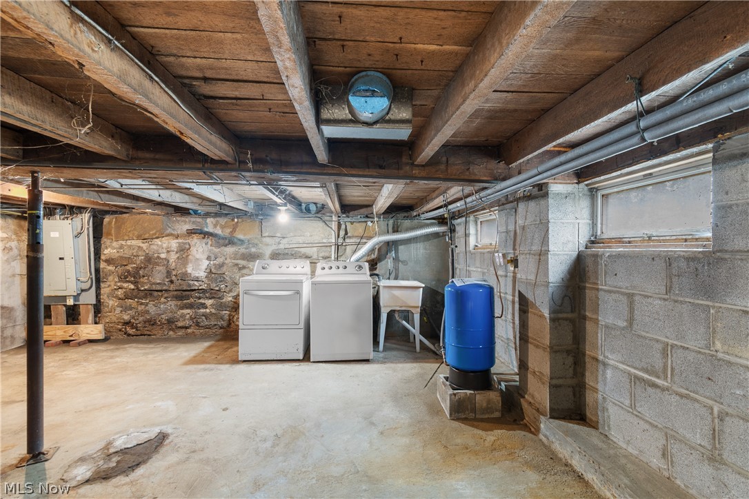 4817 Mcclintocksburg Road Newton Falls OH 44444