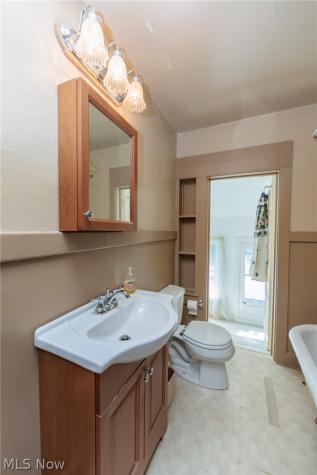 1301 Mathews Avenue Lakewood OH 44107