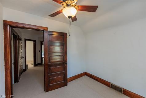 1301 Mathews Avenue Lakewood OH 44107