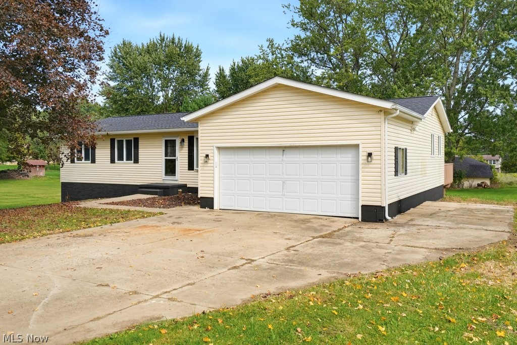 1535 S Plainview Drive Akron OH 44321