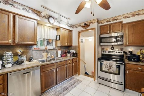 2775 Somia Drive Parma OH 44134