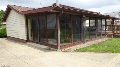 13963 Havendale Drive Brook Park OH 44142
