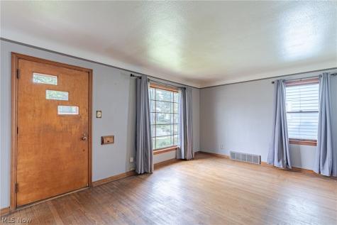 11104 Mccracken Road Garfield Heights OH 44125