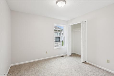 110 Carrington Court Elyria OH 44035