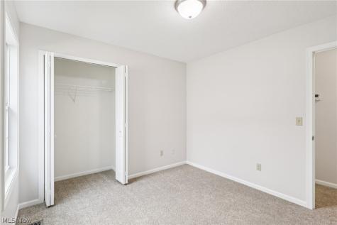 110 Carrington Court Elyria OH 44035