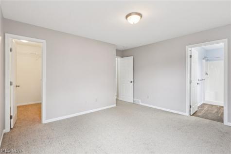 110 Carrington Court Elyria OH 44035