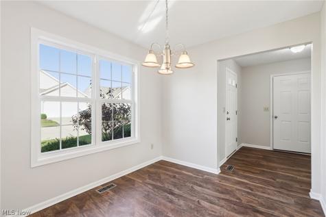 110 Carrington Court Elyria OH 44035