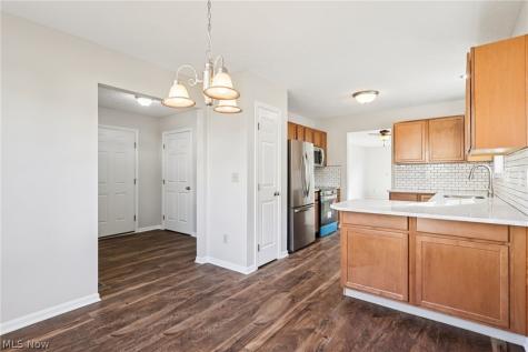 110 Carrington Court Elyria OH 44035