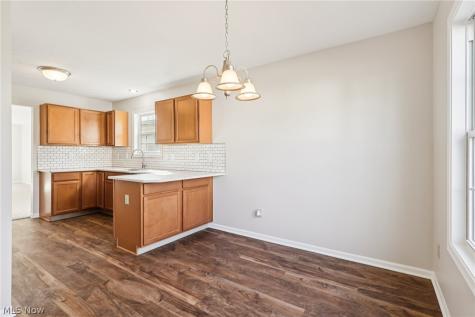 110 Carrington Court Elyria OH 44035