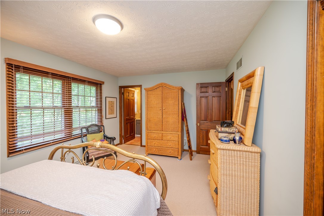 548 Squirrel Hill Drive Youngstown OH 44512