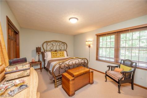 548 Squirrel Hill Drive Youngstown OH 44512