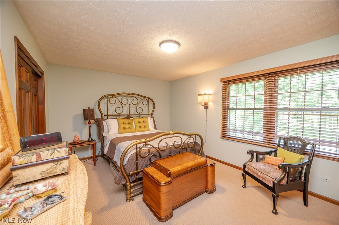 548 Squirrel Hill Drive Youngstown OH 44512