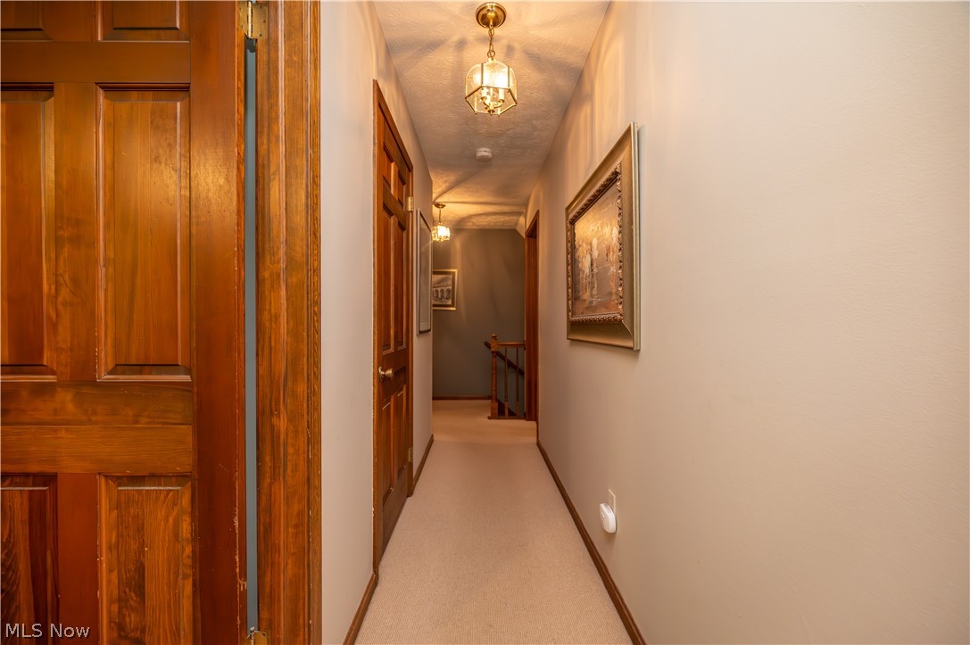 548 Squirrel Hill Drive Youngstown OH 44512