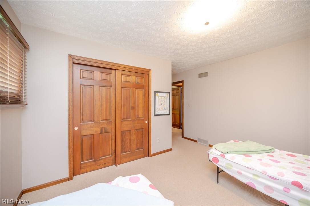548 Squirrel Hill Drive Youngstown OH 44512