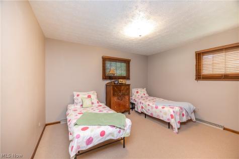 548 Squirrel Hill Drive Youngstown OH 44512