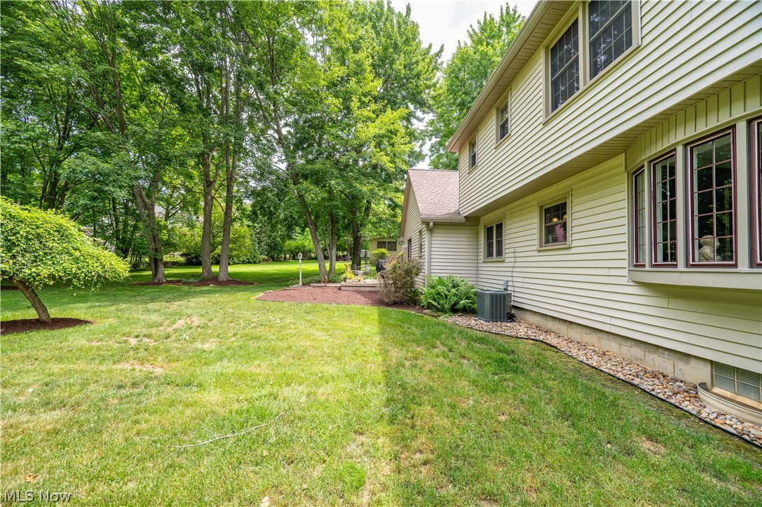 548 Squirrel Hill Drive Youngstown OH 44512