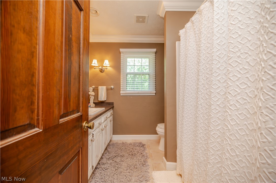 548 Squirrel Hill Drive Youngstown OH 44512