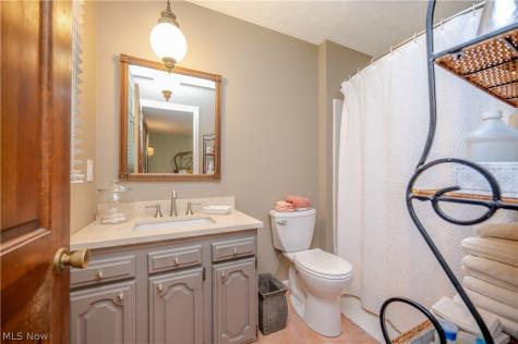 548 Squirrel Hill Drive Youngstown OH 44512
